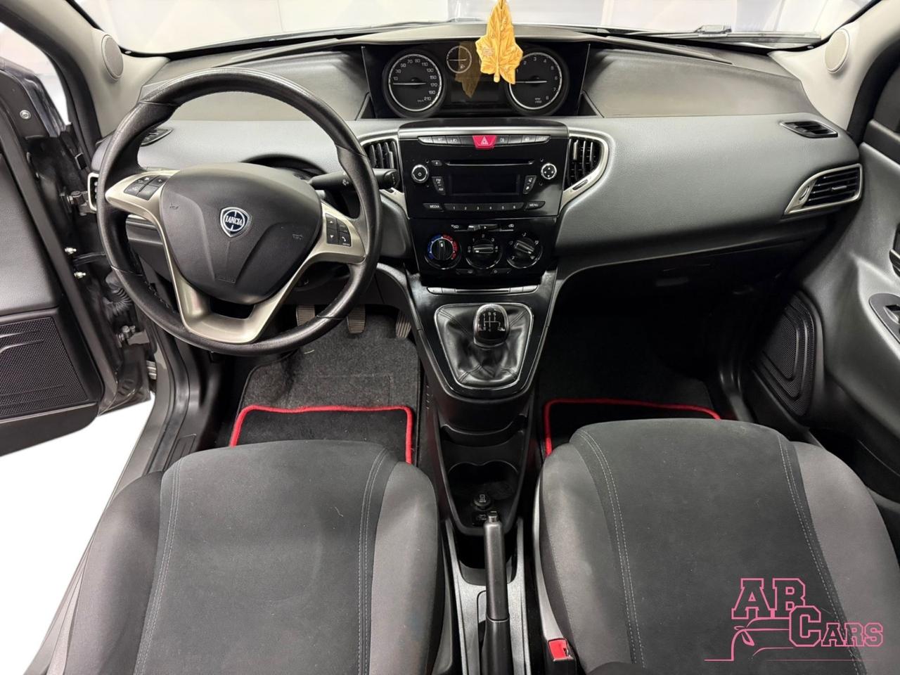 Lancia Ypsilon 1.2 69 CV GOLD SOLO 26000 KM!!!