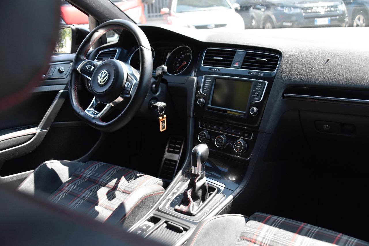 Volkswagen Golf GTI Performance 2.0 TSI DSG 5p. BlueMotion Technology