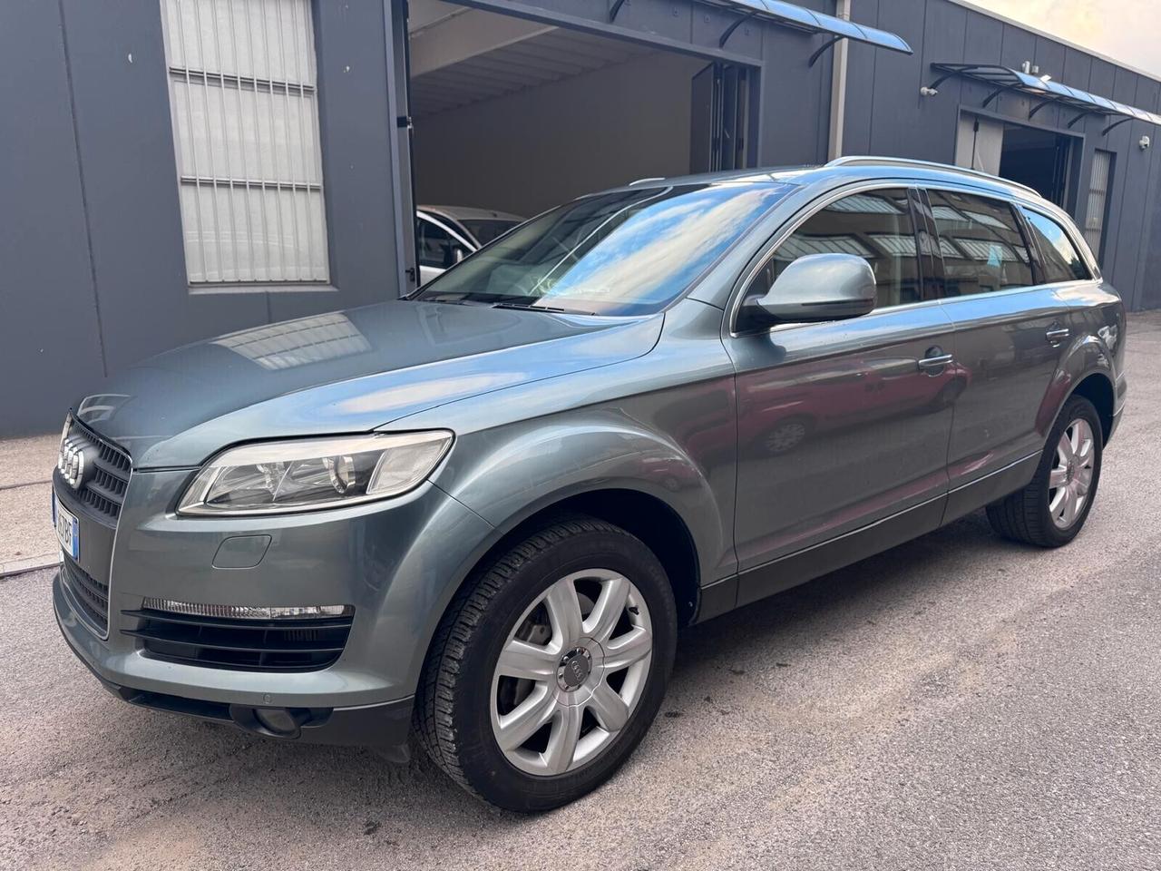 Audi Q7 3.0 V6 TDI 233CV quattro tiptronic