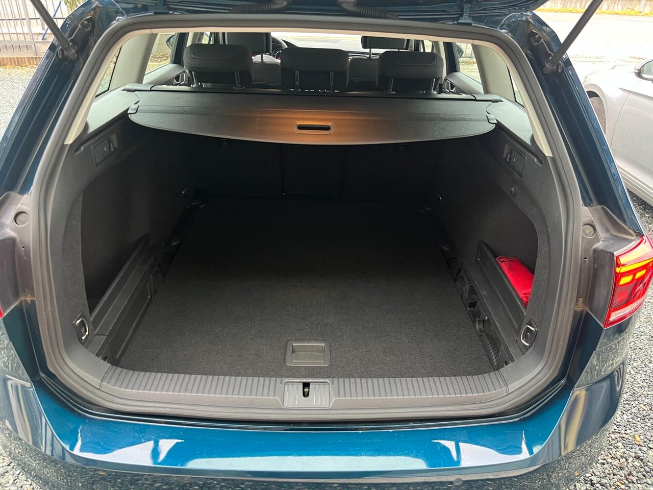 Volkswagen Passat Variant 2.0 TDI SCR EVO Business 03/2022