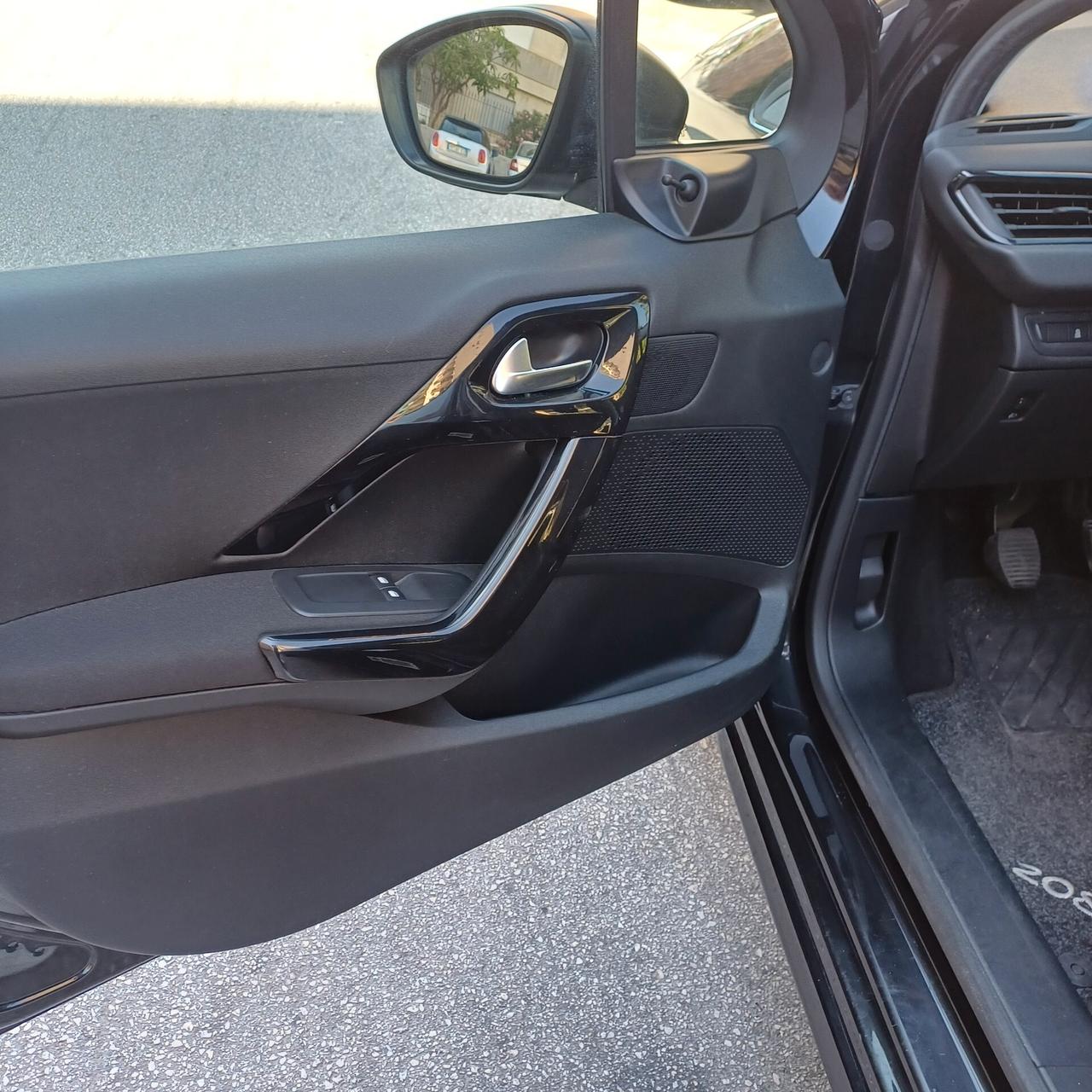 Peugeot 208 1.2 VTi 82 CV 5 porte Active