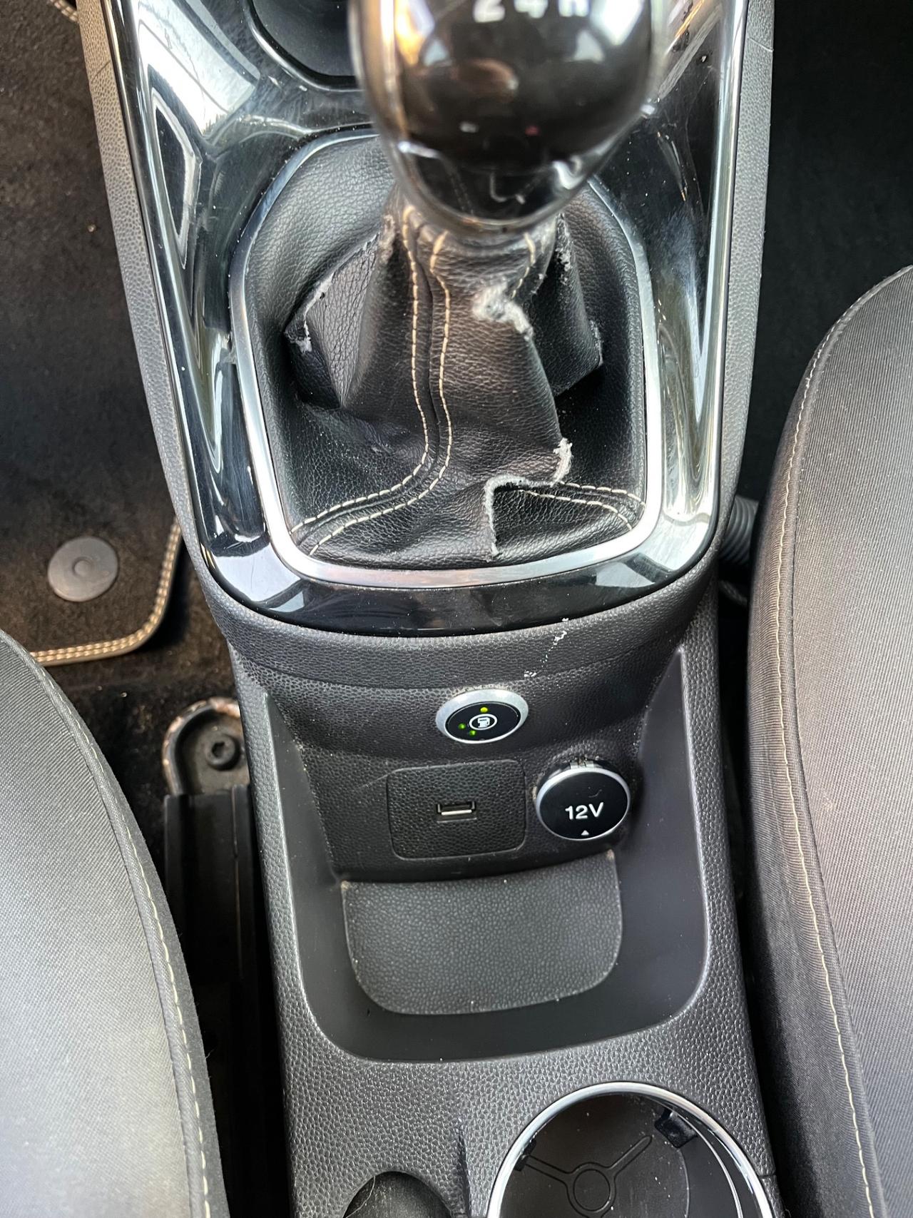 Ford Fiesta 1.4 5p. Bz.- GPL Titanium