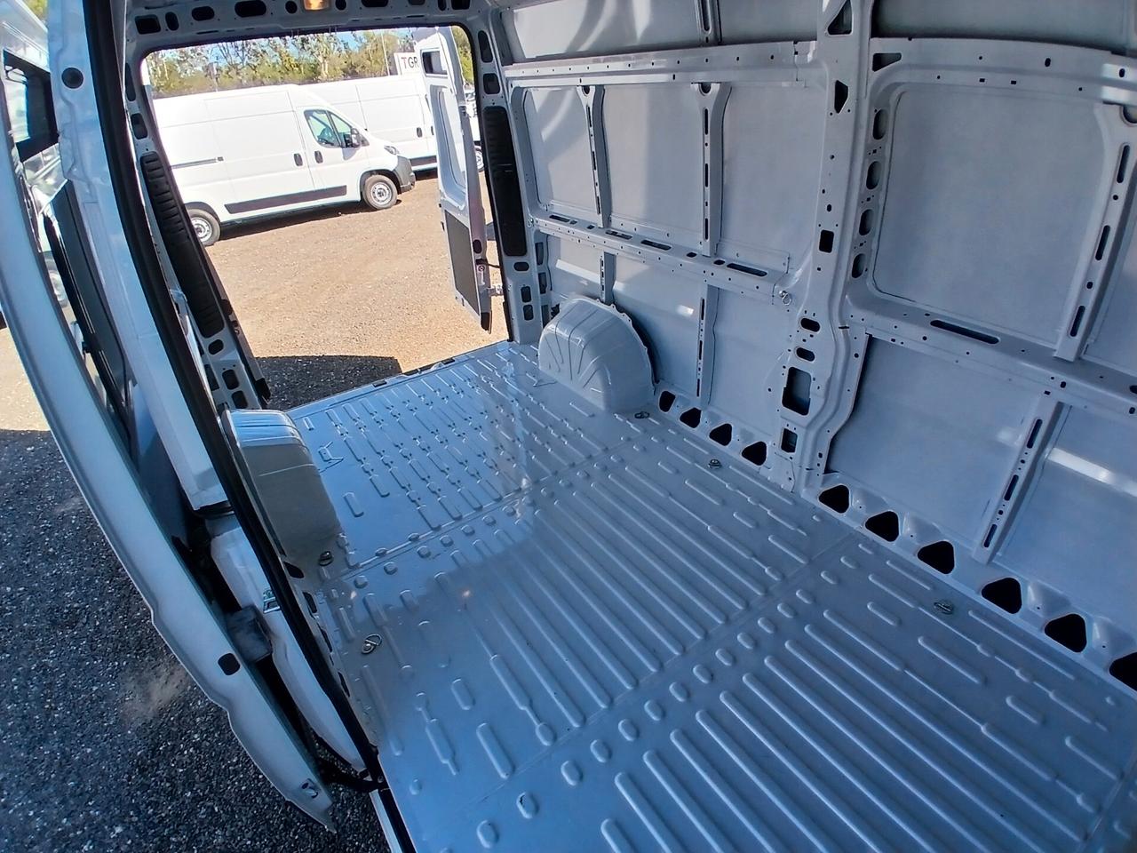Peugeot Boxer 330 2.2 BlueHDi 120 S&S PC-TN Furgone