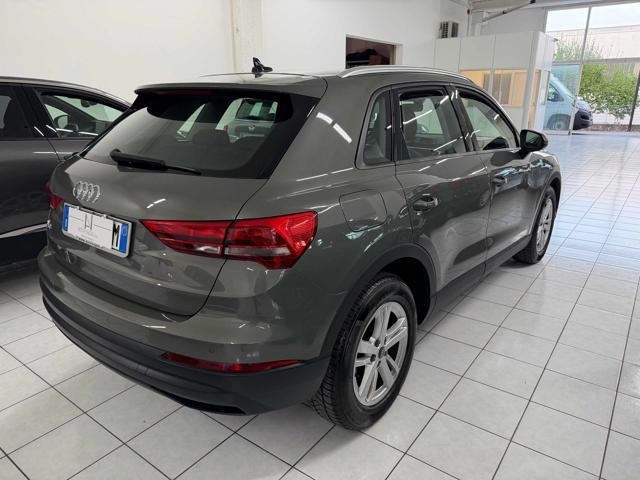 AUDI Q3 35 TDI S tronic Business NAVI