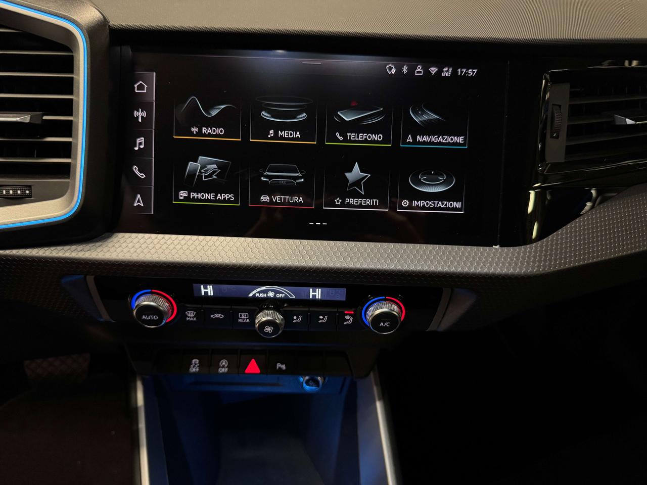 Audi A1 A1 Sportback 30 1.0 tfsi Identity Black 116cv s-tronic