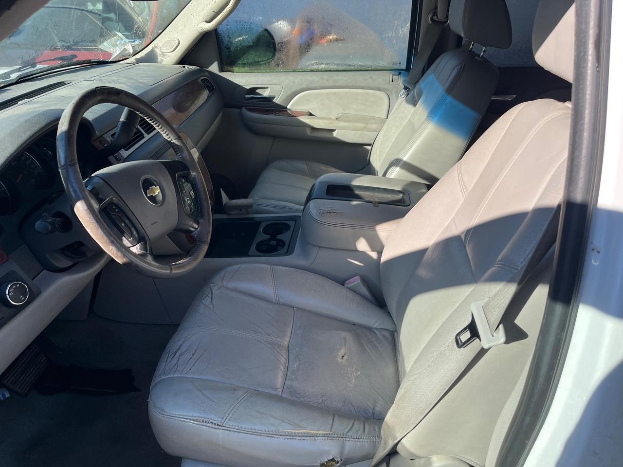 Chevrolet Avalanche bianca