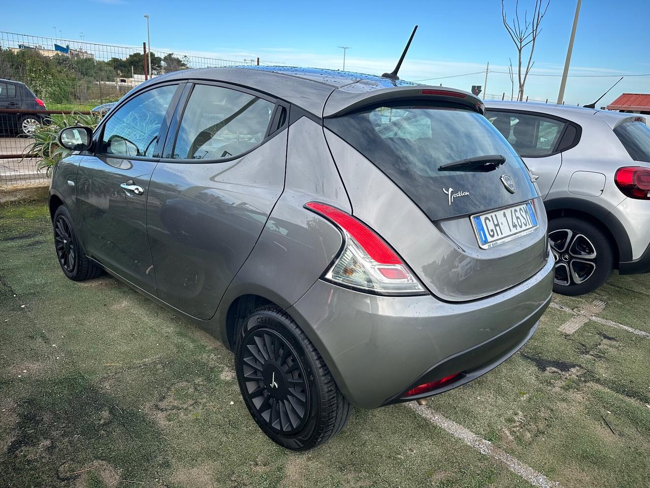 Lancia Ypsilon 1.0 FireFly 5 porte S&S Hybrid Ecochic Gold