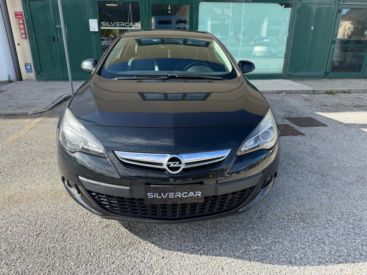 Opel Astra GTC 1.6 Turbo 180CV 3 porte Cosmo S