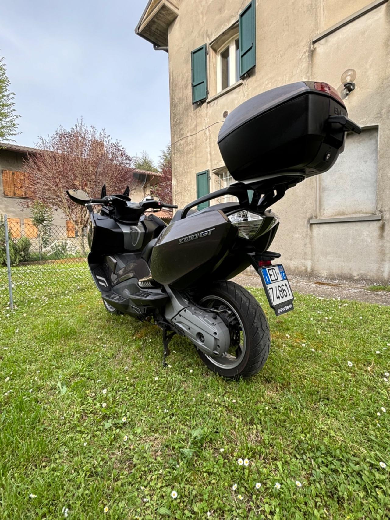 BMW 650 GT scooter 650GT