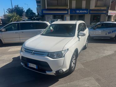 Mitsubishi Outlander 2.2 DI-D 4WD Intense