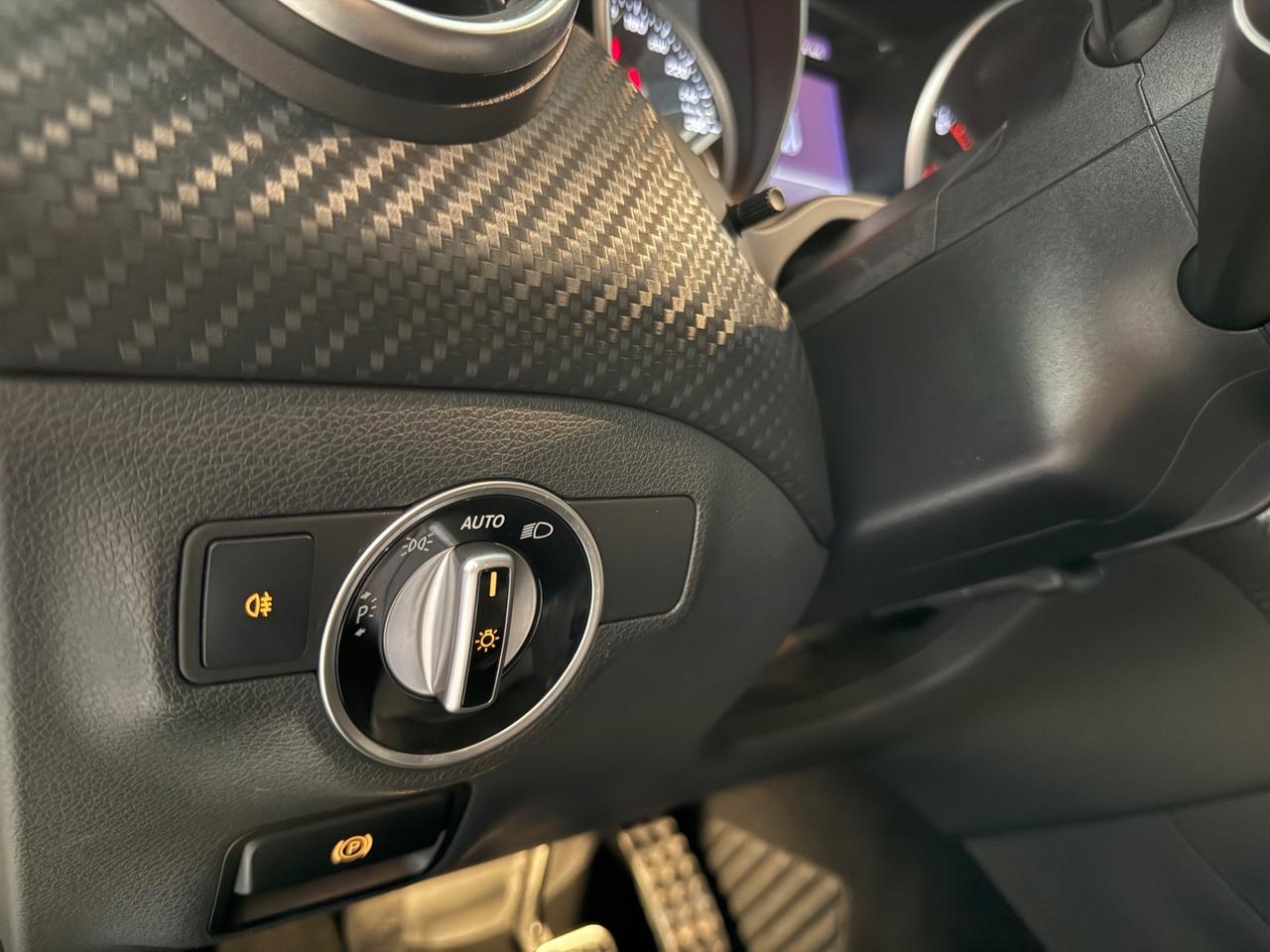Mercedes-benz A 180 Premium Amg Night Edition
