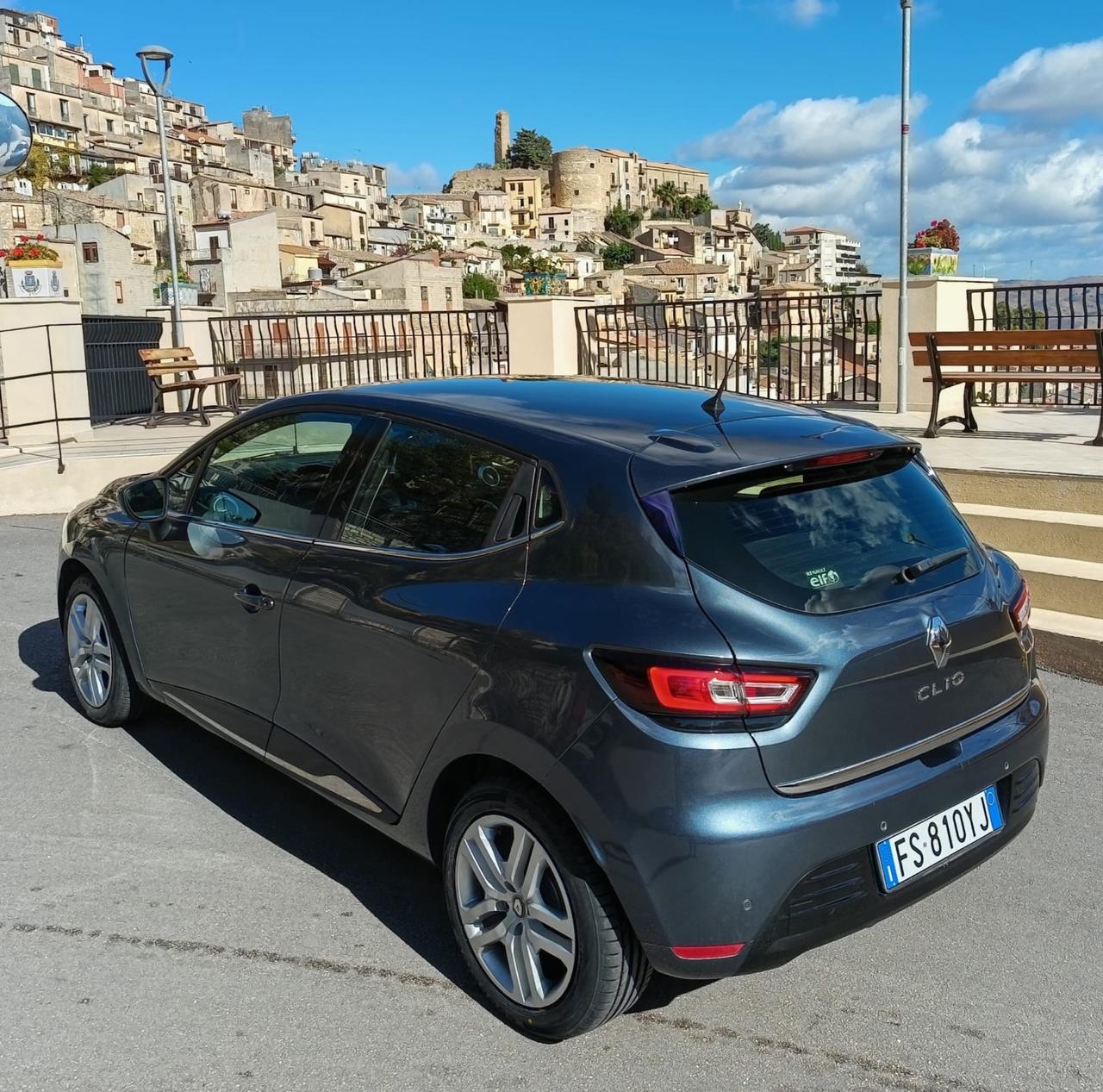 Renault Clio dCi 8V 75 CV 5 porte Duel2