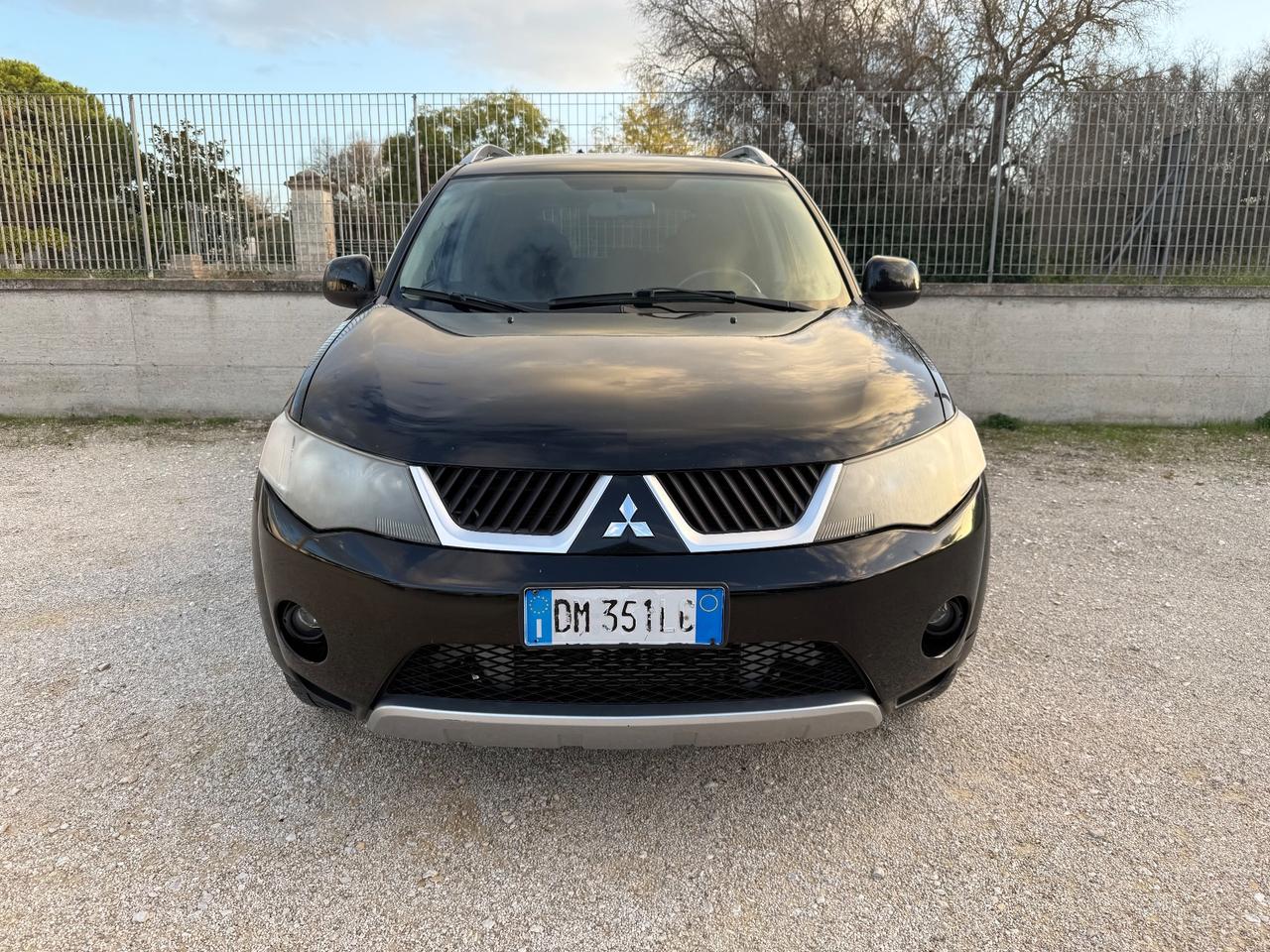 Mitsubishi Outlander 2.0 DI-D Instyle 7 p.ti DPF
