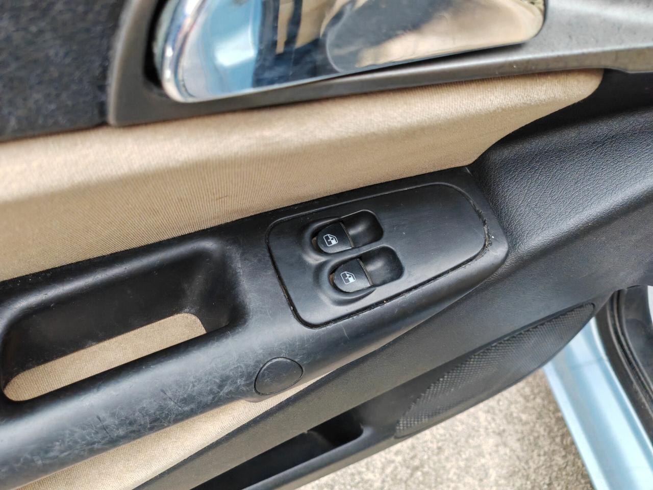 Lancia Ypsilon 1.3 diesel 02/2006 cv70