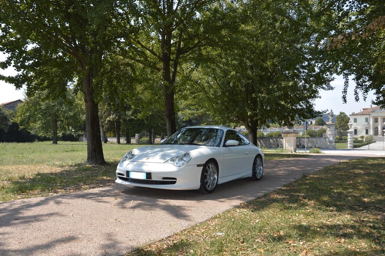 Porsche 996 Carrera cat Coupé