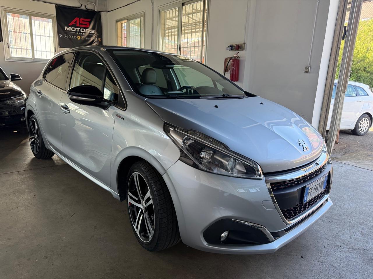 Peugeot 208 BlueHDi 5 porte GT Line