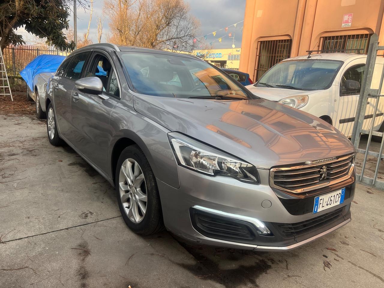 Peugeot 508 BlueHDi 120 EAT6 S&S SW Allure