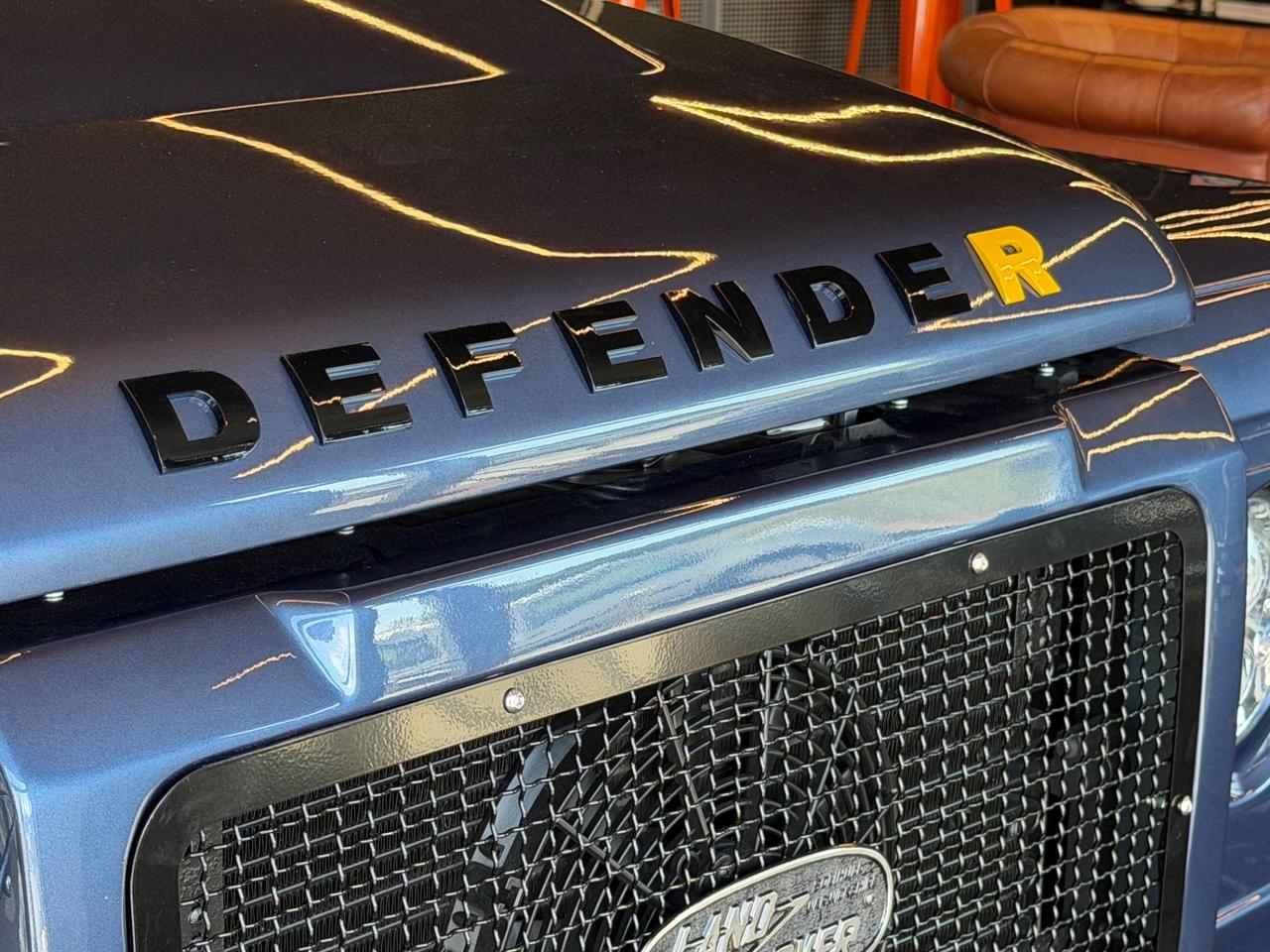 Land Rover Defender 110 2.4 TD4 Station Wagon "The World's Style"