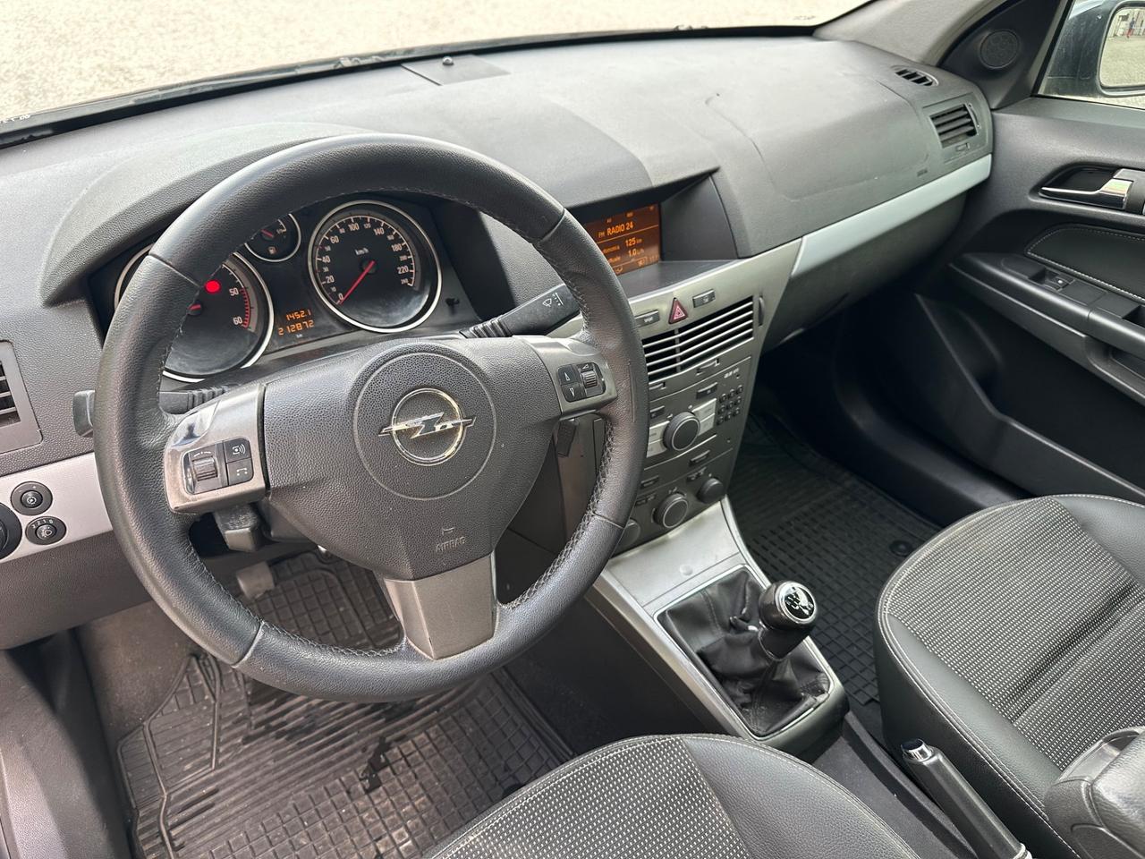 Opel Astra 1.9 16V CDTI 150CV 5 porte Cosmo