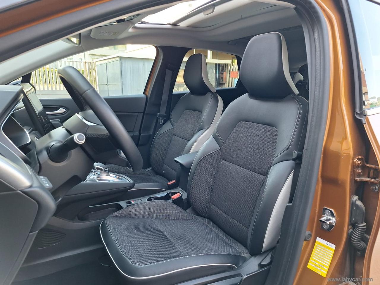 RENAULT Captur INTENSE Plug-in Hybrid E-Tech TETTO 160 CV