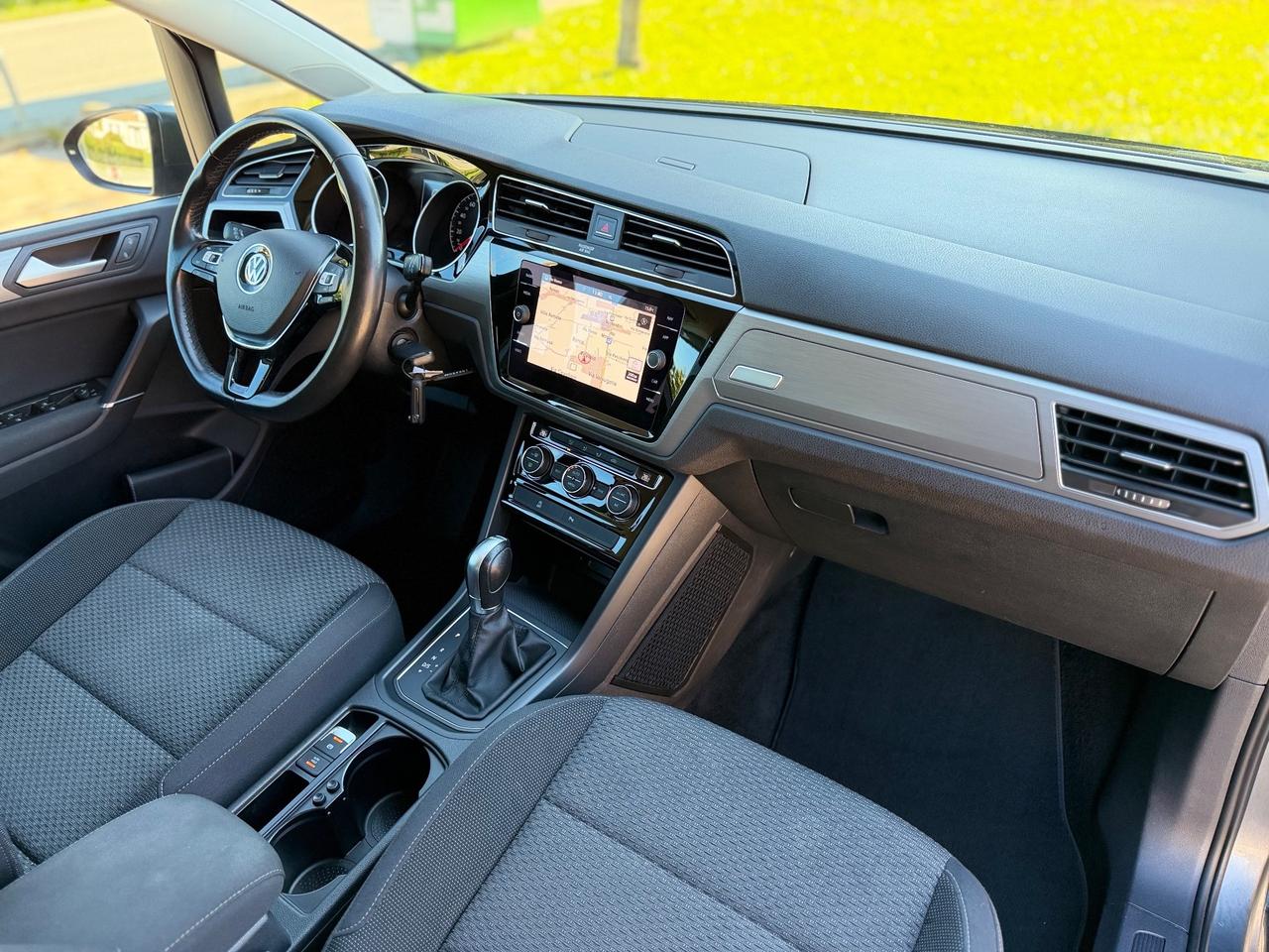 Volkswagen Touran 1.6 TDI 115 CV SCR DSG Executive BlueMotion Tech. Neopatentati