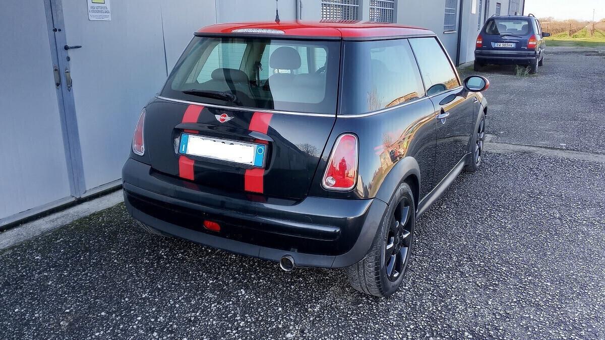 Mini Cooper 1.4 - diesel -