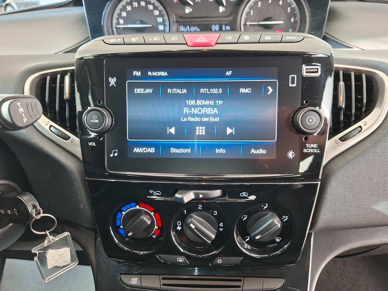 Lancia Ypsilon 1.0 FireFly 5 porte S&S Hybrid Gold