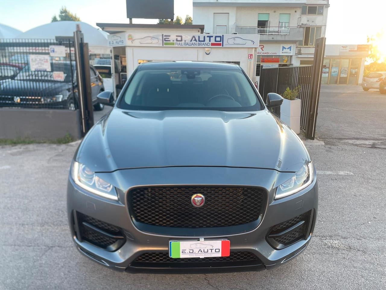 Jaguar F-Pace 2.0 D 180 CV AWD aut. R-Sport