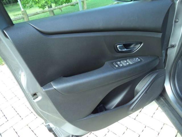 RENAULT Grand Scenic Blue dCi 120 CV Initiale Paris