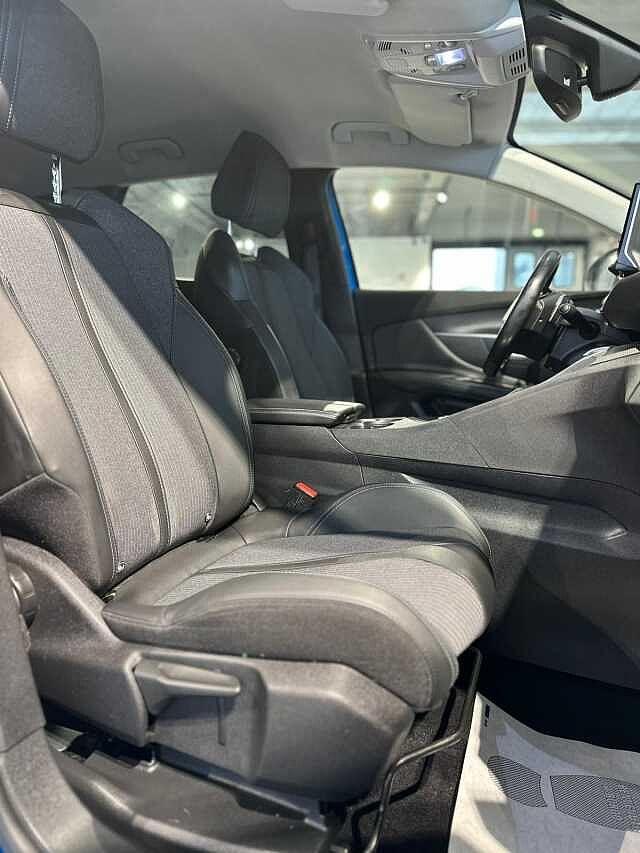 Peugeot 3008 Hybrid 225 e-EAT8 Allure
