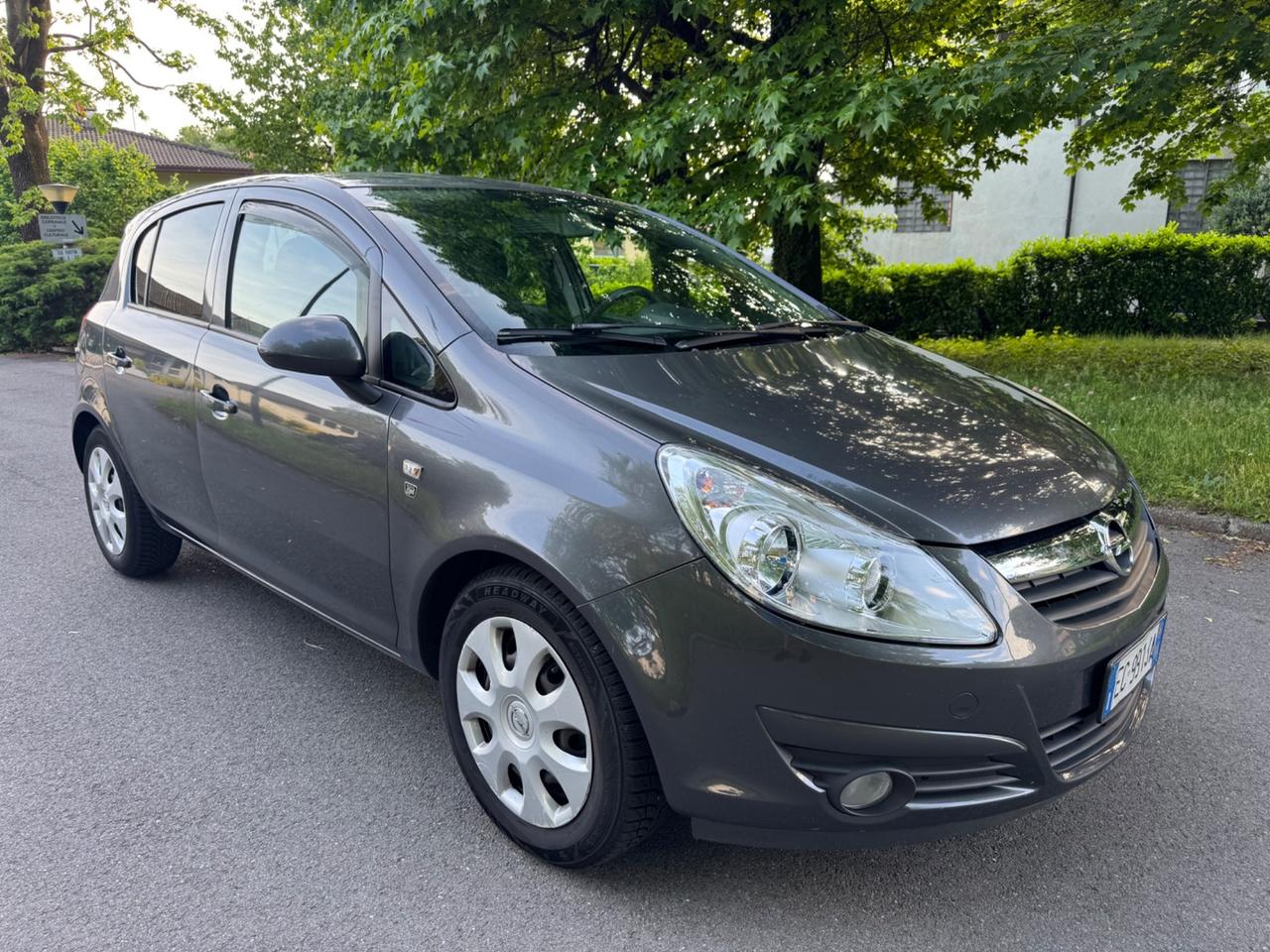 Opel Corsa 1.2 5 porte neopatentati euro5