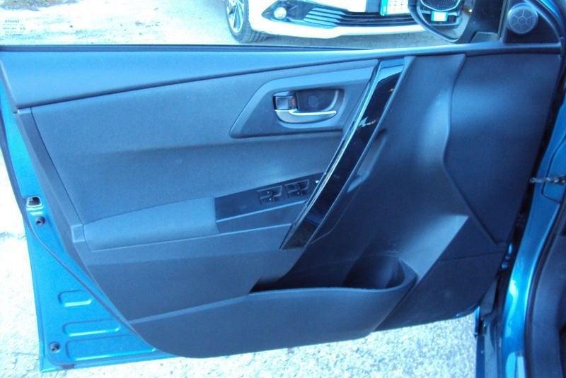 Toyota Auris Auris 1.8h Lounge cvt