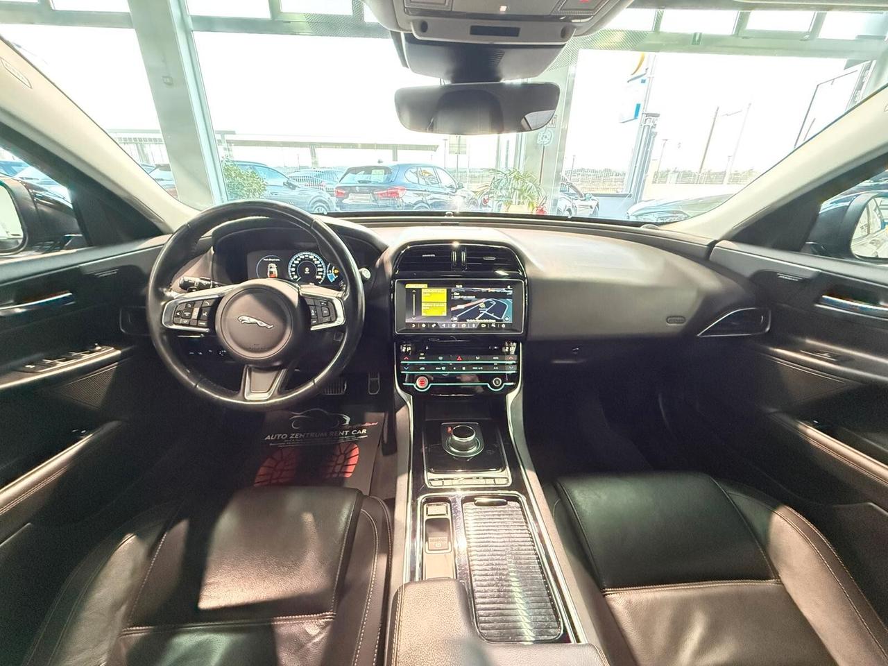 Jaguar XE 2.0 D 180 CV Prestige