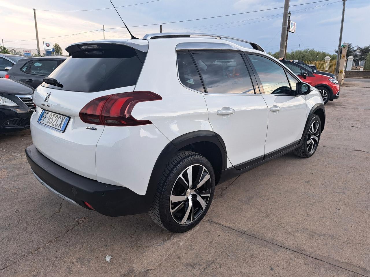 Peugeot 2008 1.6 BlueHDi 120 S&S Allure - 2016