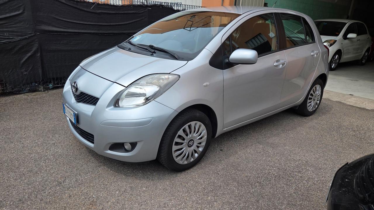 Toyota Yaris 1.0 5 porte Sol unica proprietaria km. 117.000