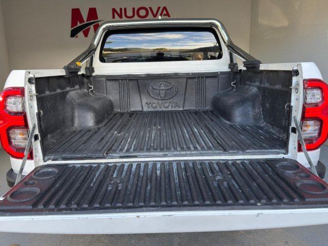 TOYOTA Hilux 2.4 D-4D A/T 4WD 4 porte Double Cab Executive