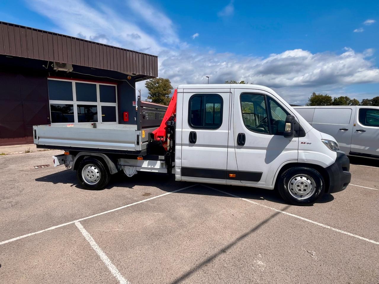 FIAT DUCATO MAXI 35 doppia cabina 7 Posti - CASSONE FISSO E GRU Fassi