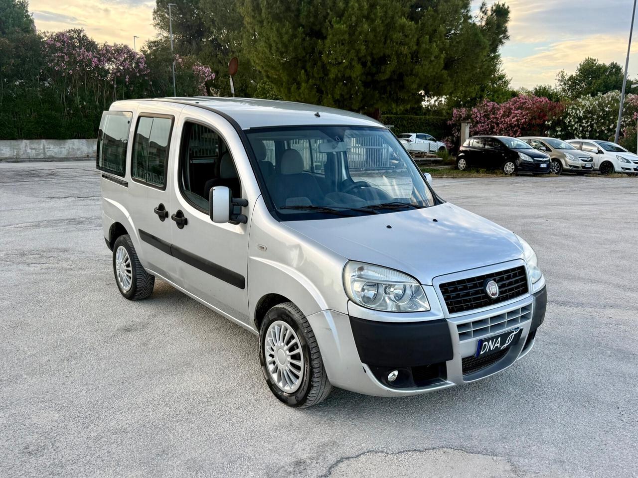Fiat doblo 5 posti 1.9 JTD neopatentati