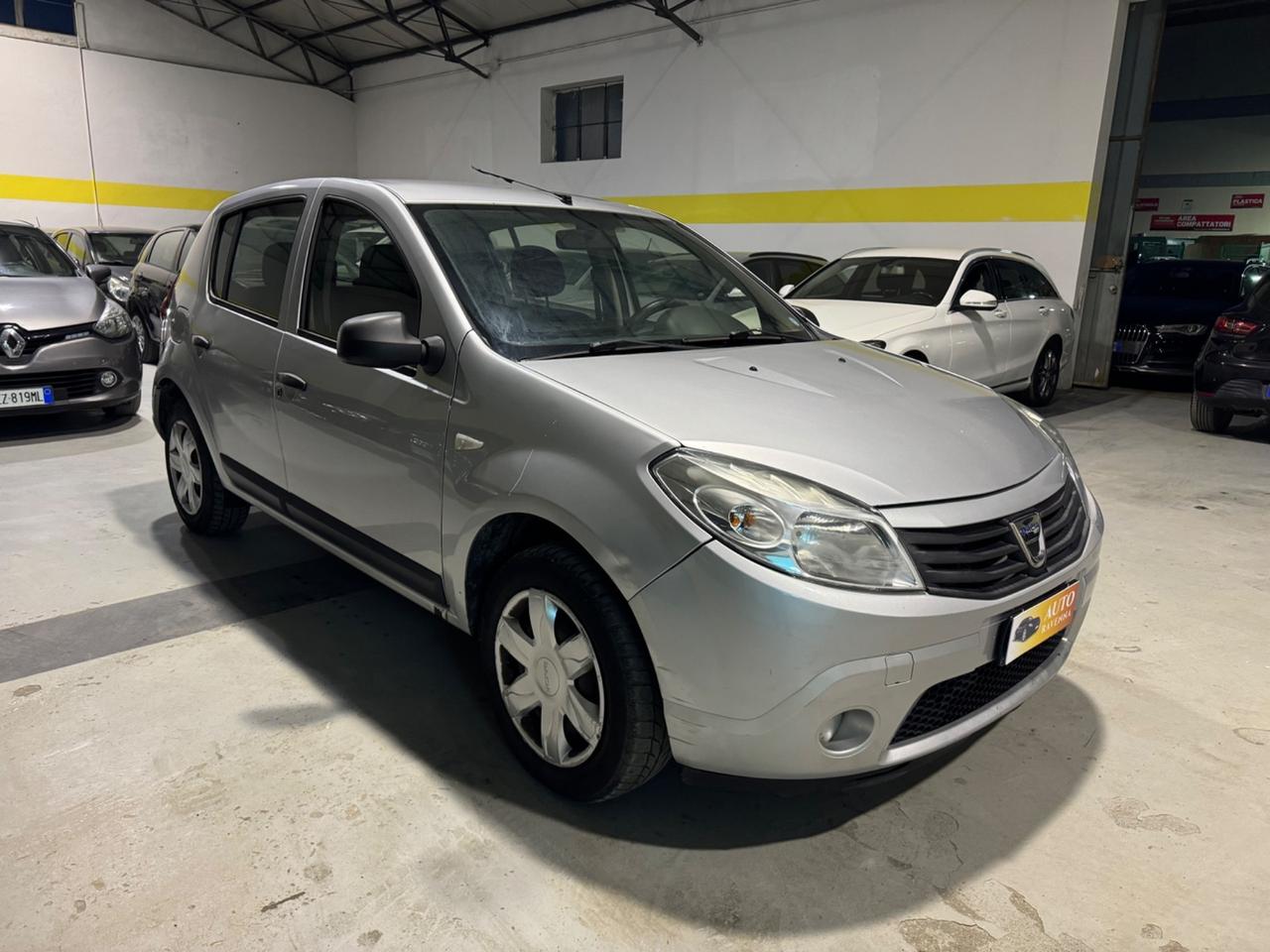 Dacia Sandero 1.2 16V GPL 75CV Embleme