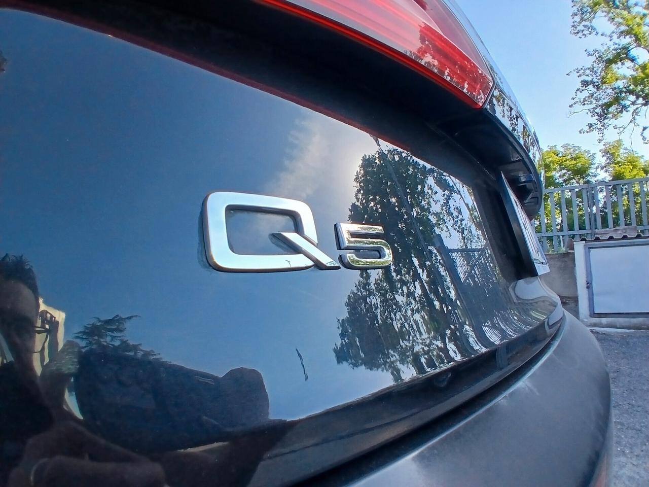 Audi Q5 2.0 TDI quattro S tronic Business