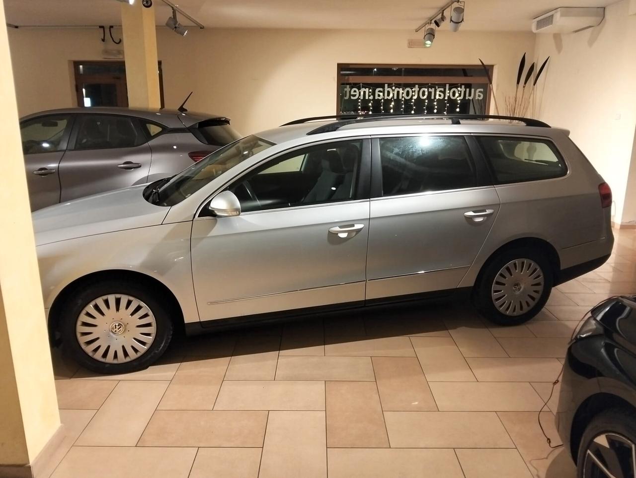 Volkswagen Passat 2.0 16V TDI Var. Business 140cv