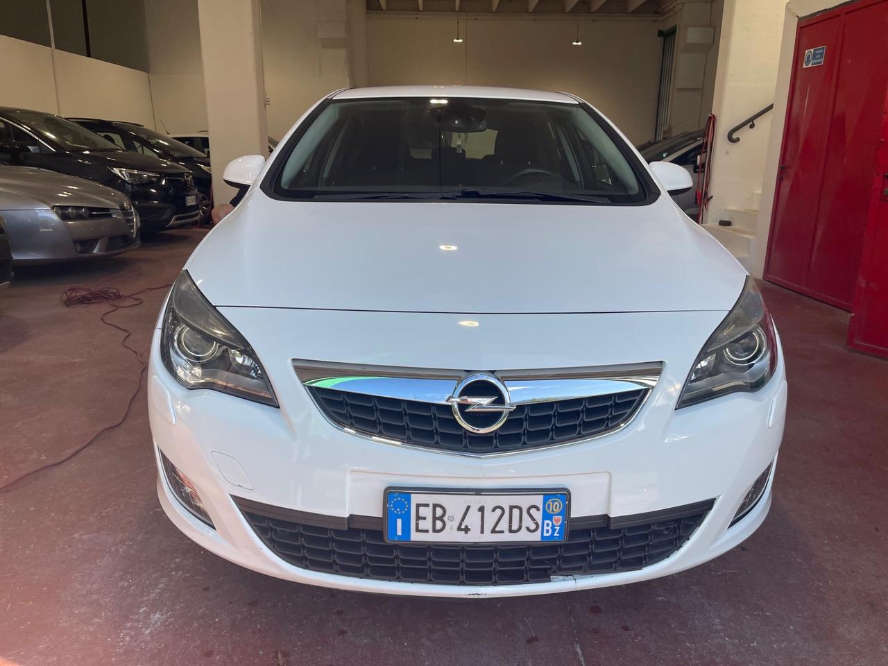 Opel Astra 1.6 Turbo 180CV 5 porte aut. Cosmo S