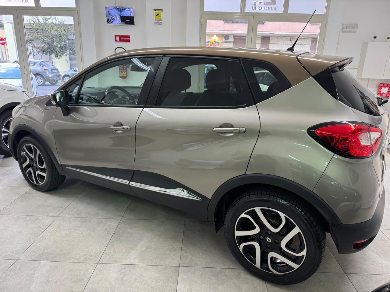 Renault Captur /1.5 dCi 110 CV / DIESEL/2016