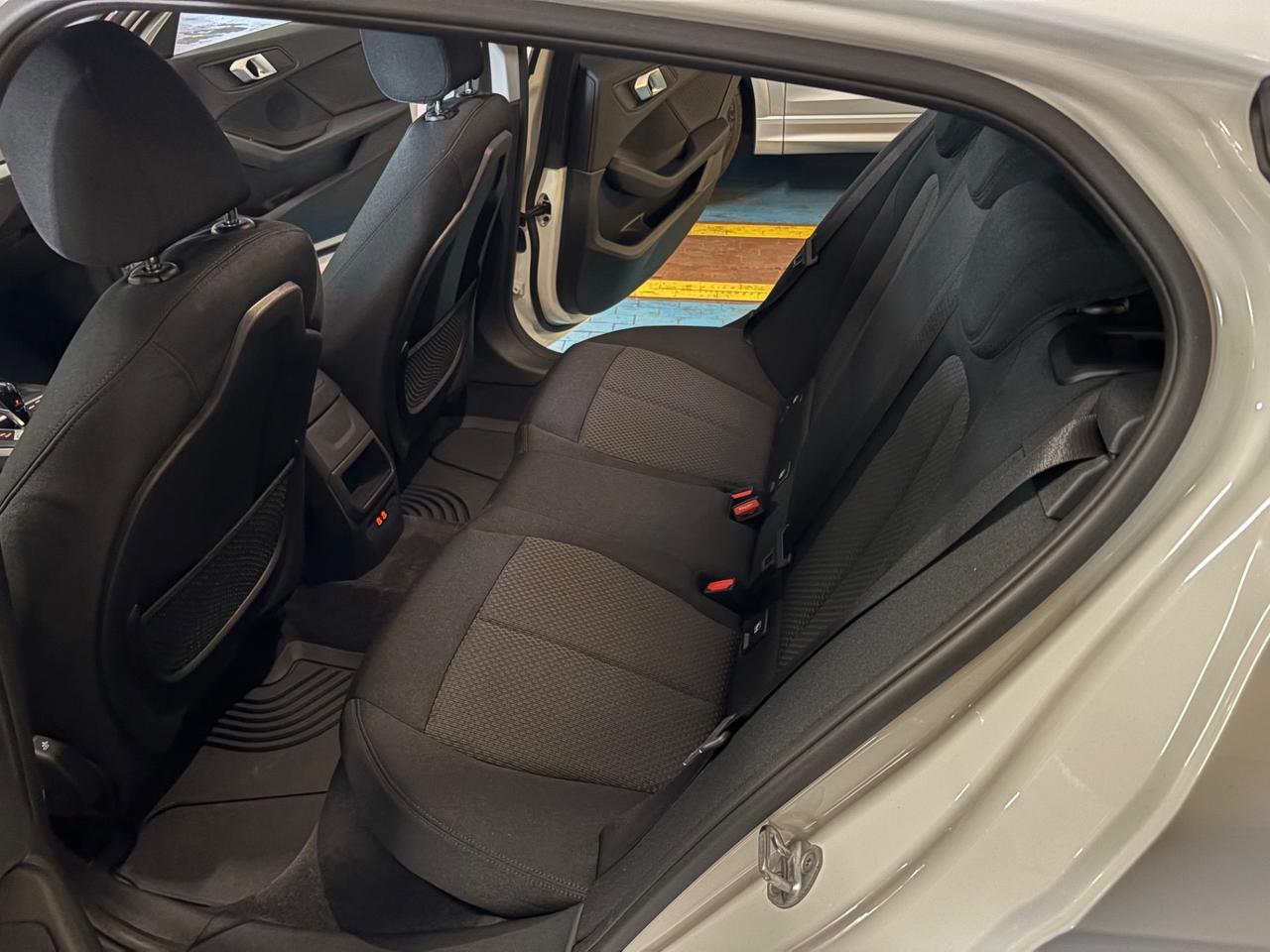 Bmw 118 118i 5p. Business Advantage