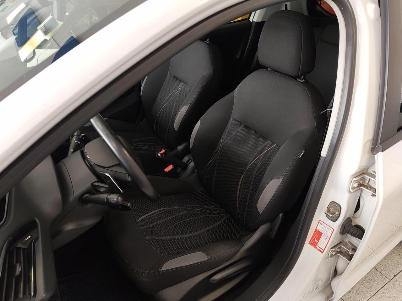 Peugeot 208 AUTOMATICA TETTO/NEOPATENTATI