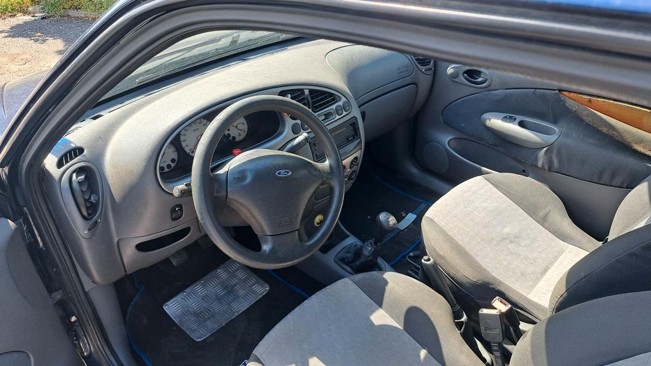 Ford Fiesta 1.2 BENZINA - 82500 KM