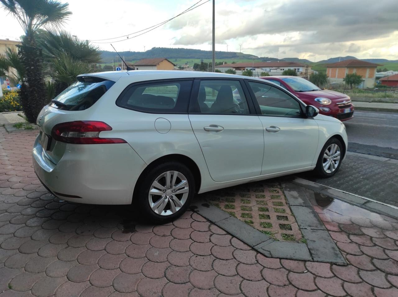 Peugeot 308 1.6 e-HDi 115 CV Stop&Start Business