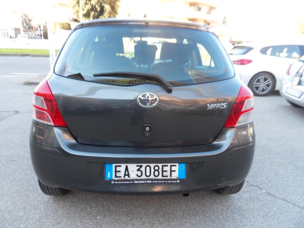 Toyota Yaris 1.0 5 porte