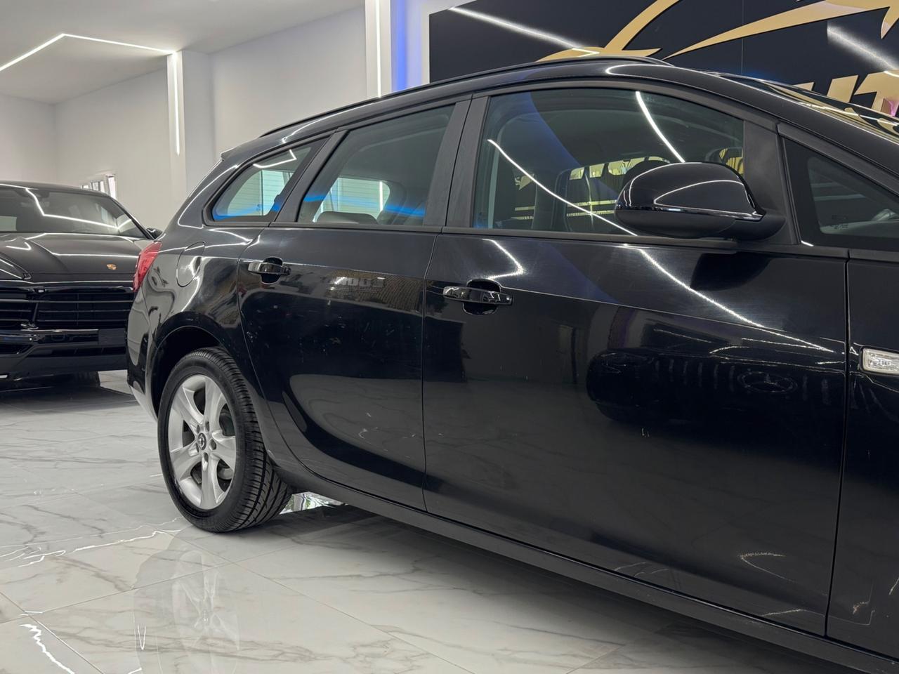 Opel Astra 1.7 CDTI 110CV Sports Tourer Cosmo
