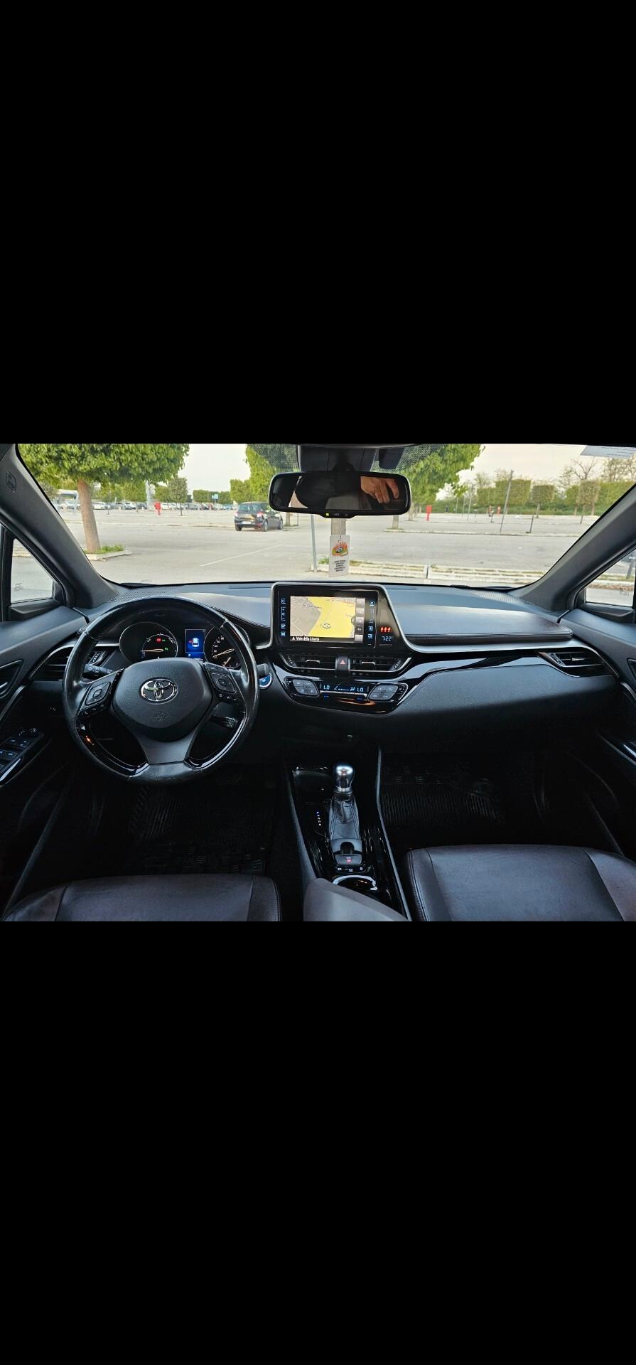 Toyota C-HR 1.8 Hybrid E-CVT Lounge